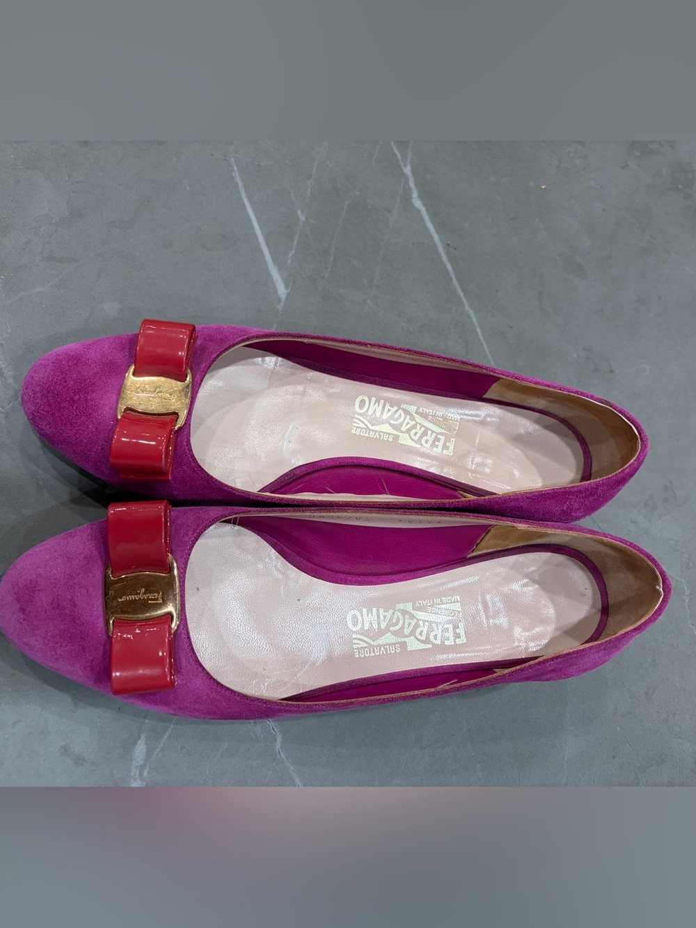 Salvatore Ferragamo Suede Ballet Flats in Fuchsia with Red Bow - Picture 4 of 11
